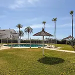 Casa La Luna: ¡cozy And Sunny 1br On The Beach! Lägenhet Marbella