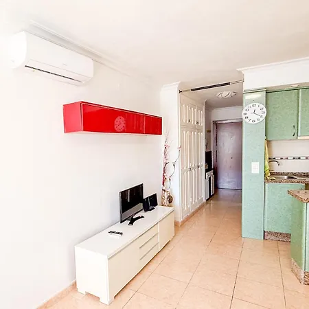 Casa La Luna- Beachfront 1br With Sea Views Marbella