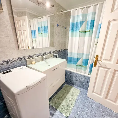 Casa La Luna- Beachfront 1br With Sea Views アパート マルベーリャ