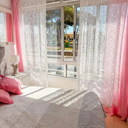 アパート Casa La Luna- Beachfront 1br With Sea Views マルベーリャ