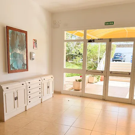 Casa La Luna- Beachfront 1br With Sea Views マルベーリャ