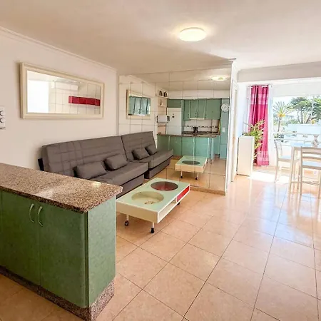 Апартаменты Casa La Luna: ¡cozy And Sunny 1br On The Beach! Марбелья