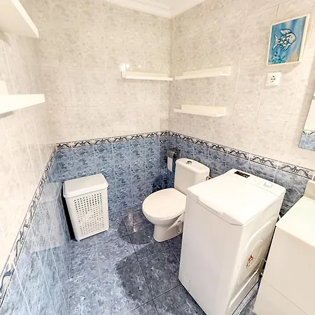 Апартаменты Casa La Luna: ¡cozy And Sunny 1br On The Beach! Марбелья