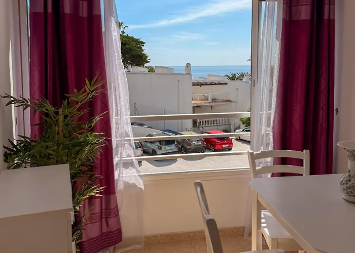 Casa La Luna: ¡cozy And Sunny 1br On The Beach! Apartment