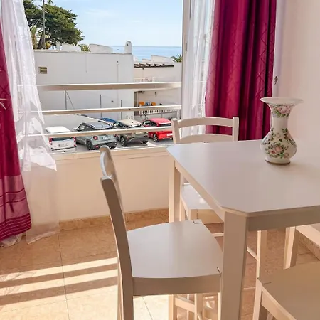 Casa La Luna: ¡cozy And Sunny 1br On The Beach! شقة